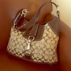 COACH SIGNATURE Shoulder Bag